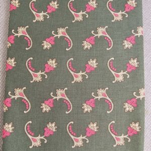"Tossed Flowers" by Paula Barnes for Marcus Fabrics Quilting Cotton (110cm x 50cm)