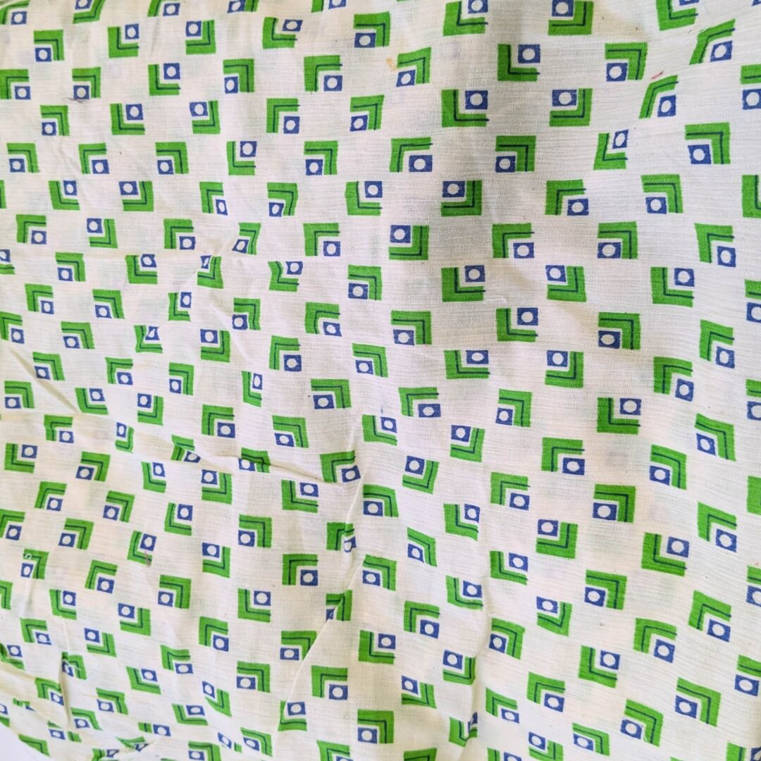 Vintage Green & Cream Crinkle Cotton (90cm x 105cm + extra)