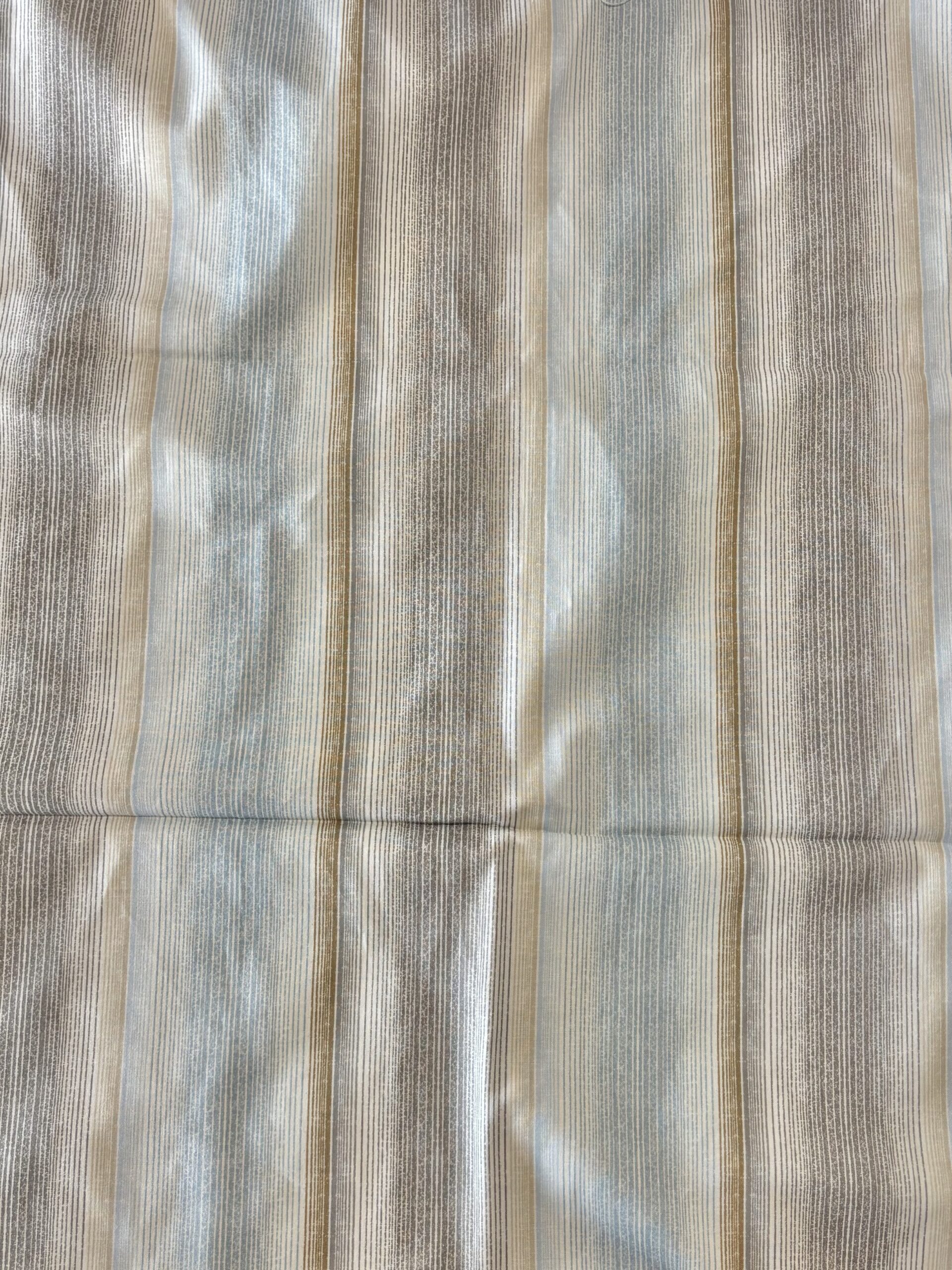 'Andalusia by Red Rooster Fabrics Quilting Cotton. (112cm x 90cm)