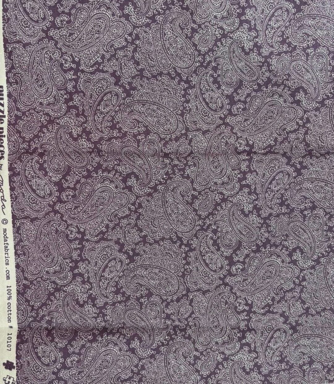 "Puzzle Pieces" by Moda Quilting Cotton (112cm x 30cm)