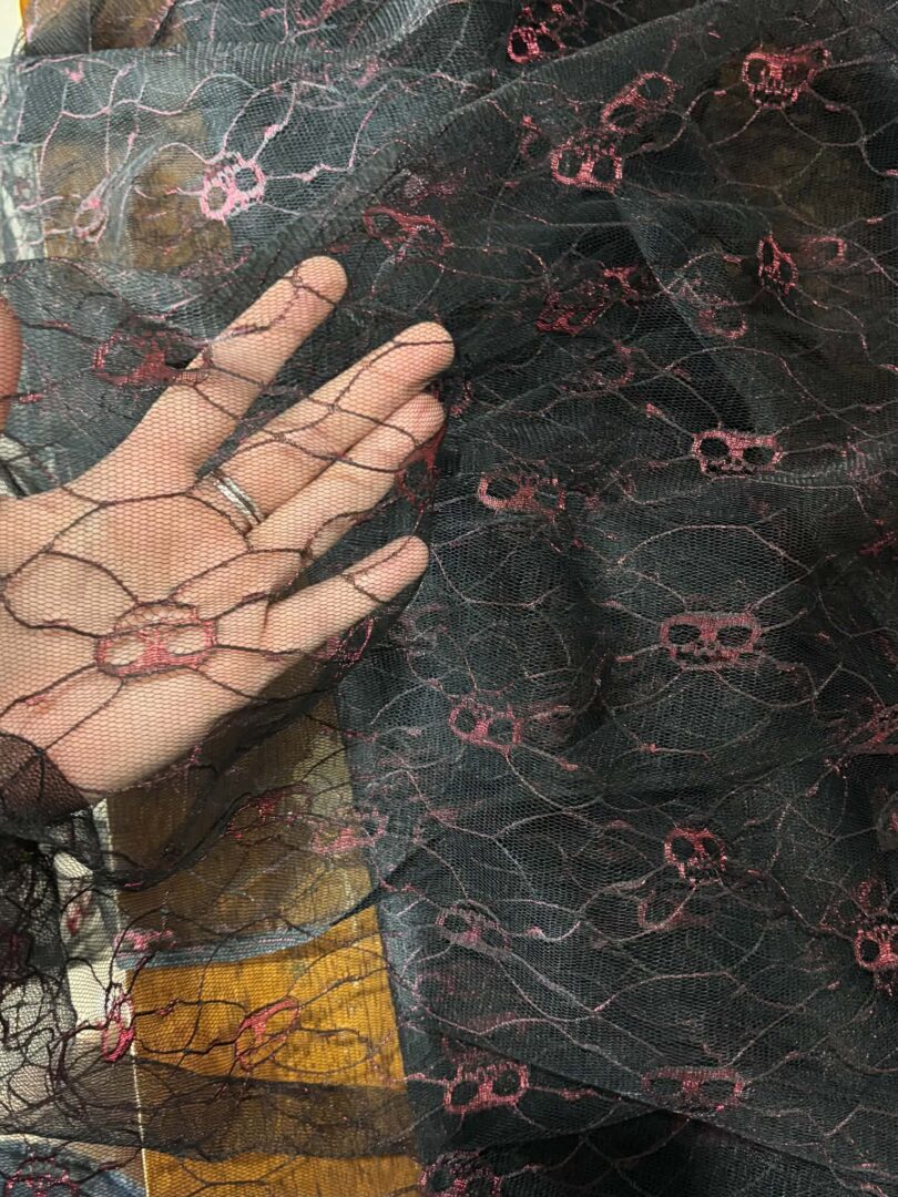 Red & Black Skull Apparel Lace (180cm x 500cm)