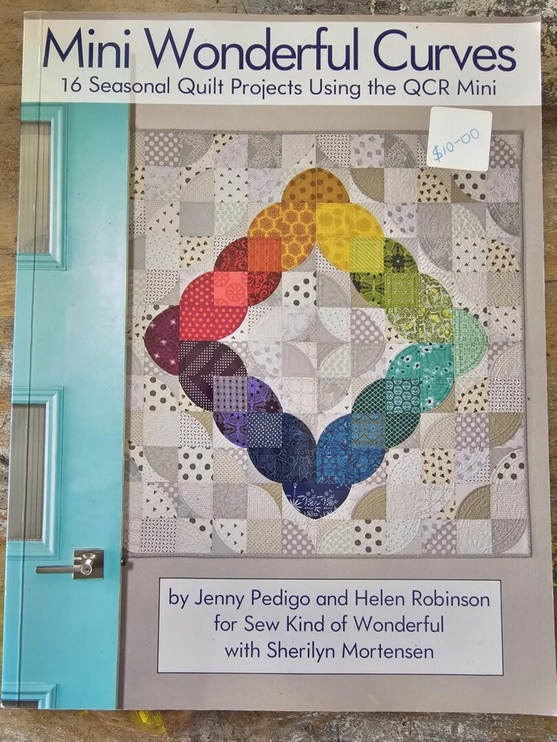 Book: (2018) Mini Wonderful Curves by Jenny Pedigo & Helen Robinson (Softcover, 94pp)